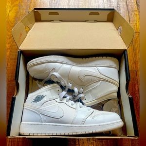 Air Jordan 1 Mids, size 5Y